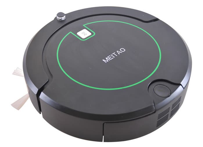Robotic vacuum cleaner with two sides brush